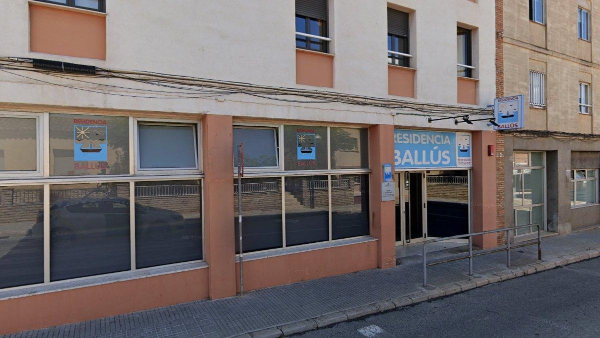Fachada de la residencia Ballús, en Valls.