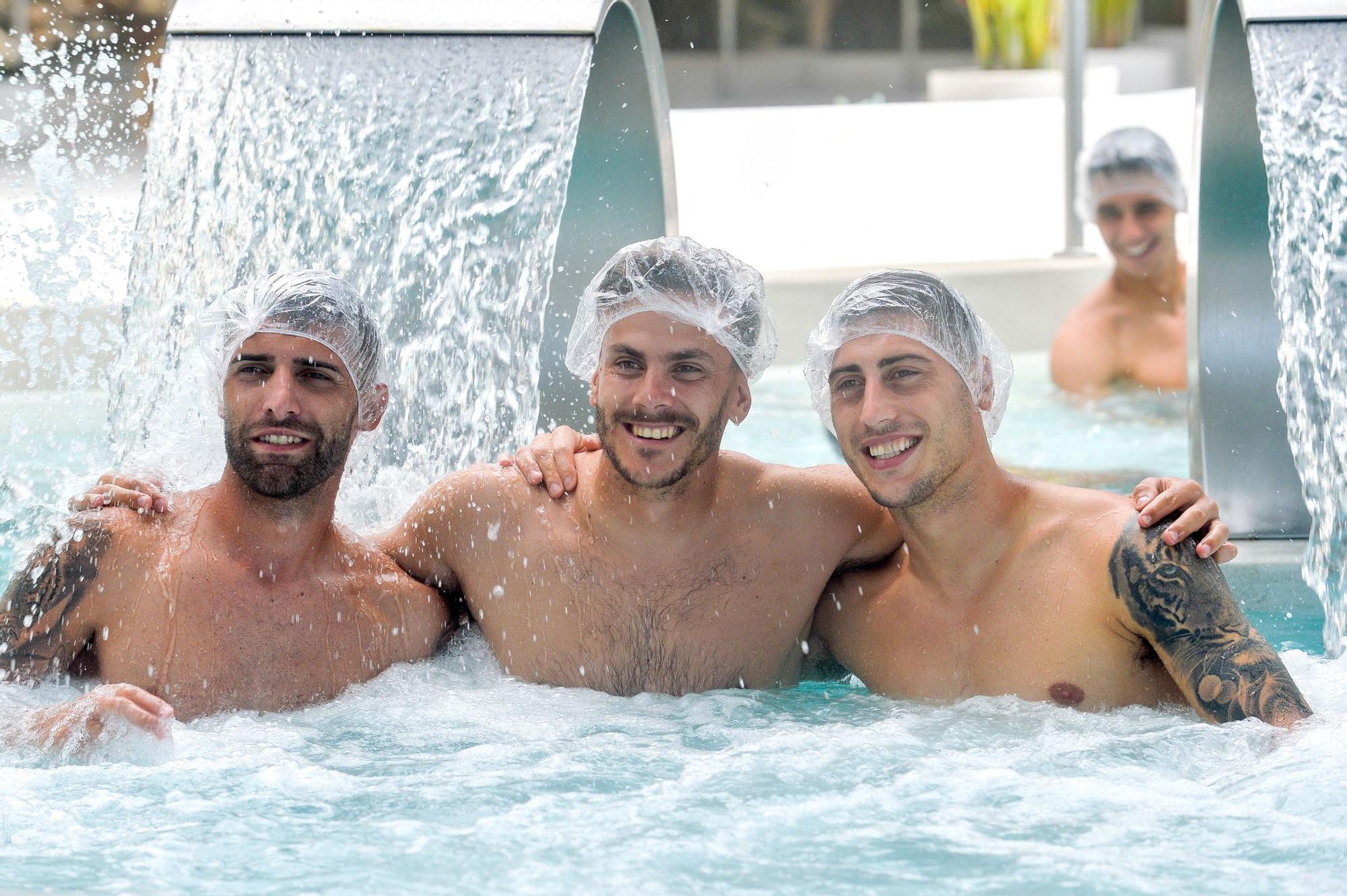 La plantilla de la UD Las Palmas en el Thalasso de Gloria Palace San Agustín