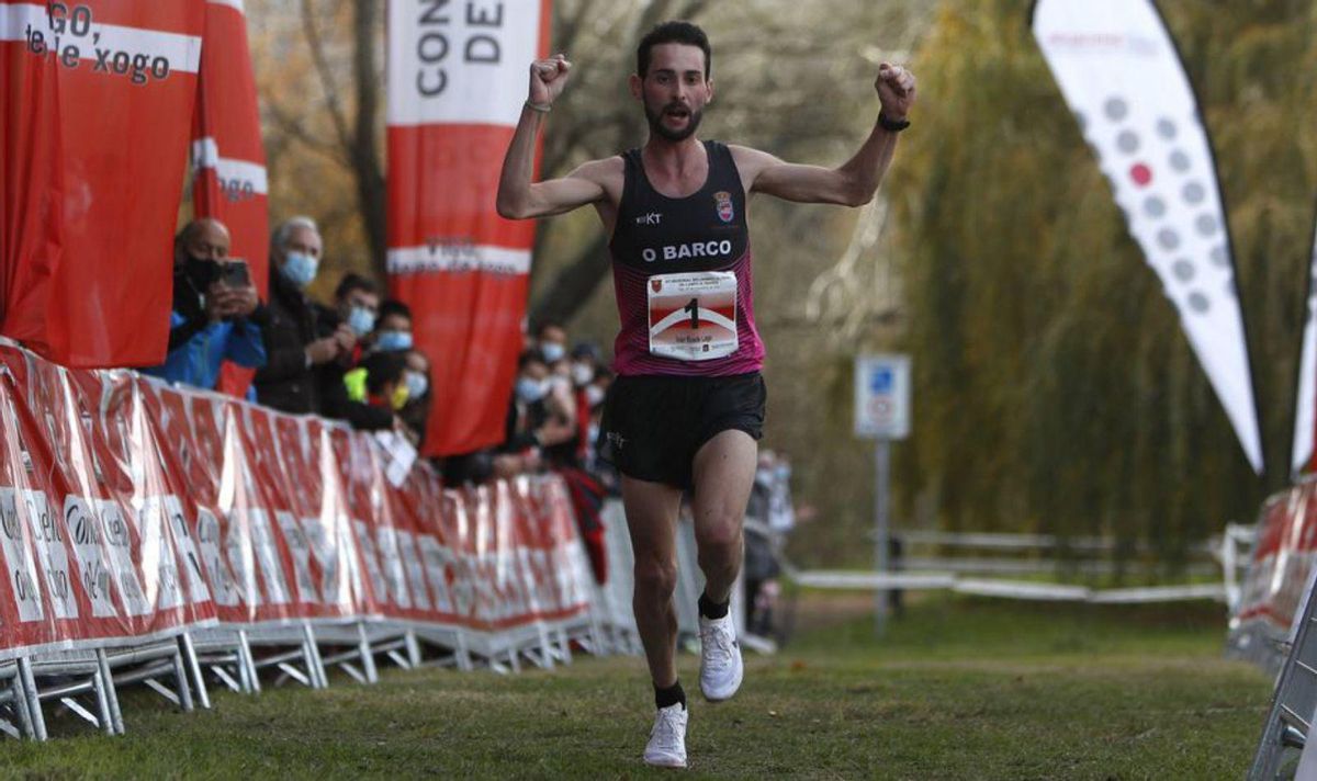 Iván Roade llega a meta. | // R. GROBAS