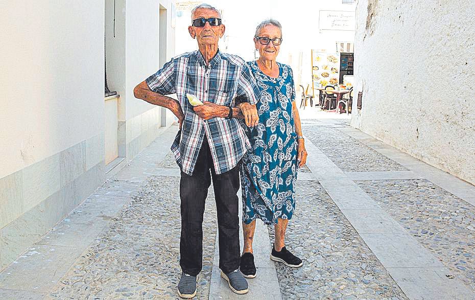 Matrimonio tabarquino, ambos nacidos y criados en la isla.