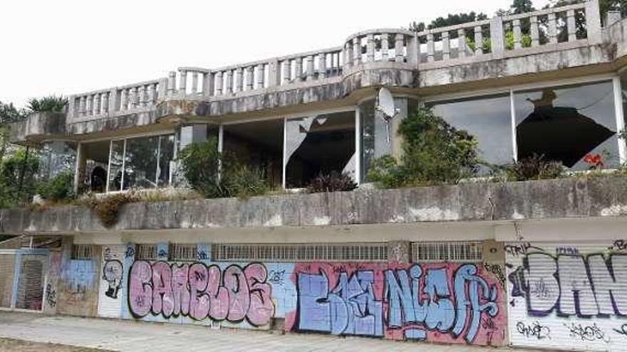 Aspecto actual de la cafetería Mirador de O Castro. // Alba Villar