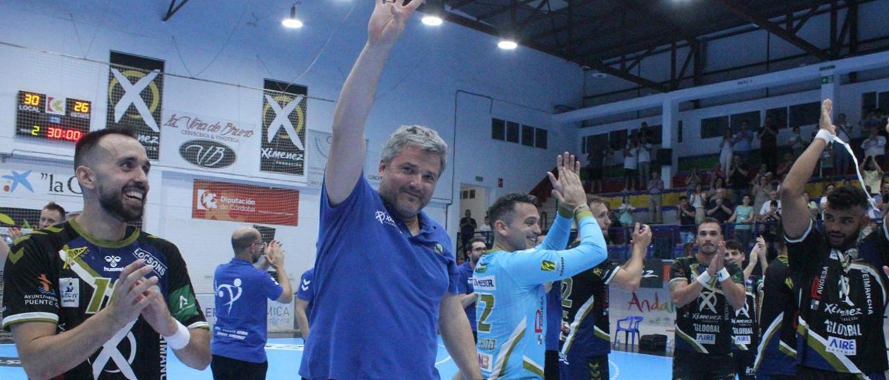 El Ángel Ximénez celebra la victoria contra el Torrelavega.