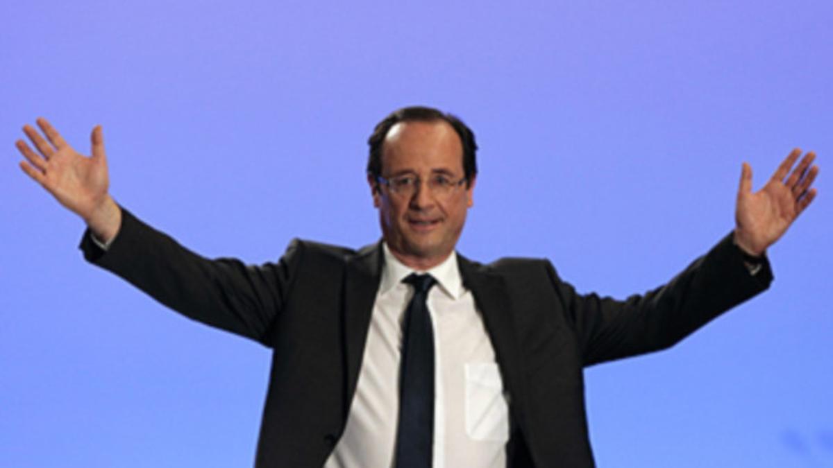 François Hollande celebra su victoria en la primera vuelta de las presidenciales, el domingo, en Tulle.