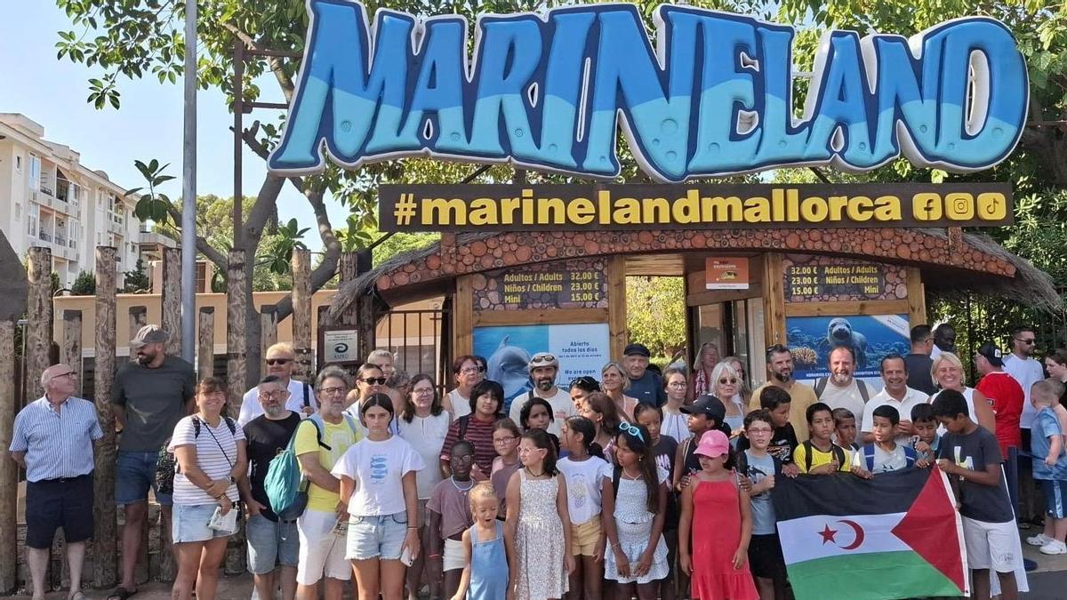 Visita a Marineland de los niños y niñas saharauis del programa Vacances en Pau