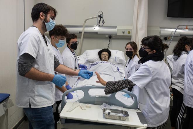  Alumnos del Instituto Bonanova, durante unas prácticas.