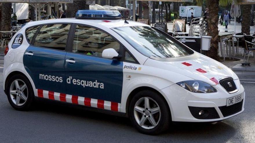 Un joven muere tras ser inmovilizado por mossos y policías locales