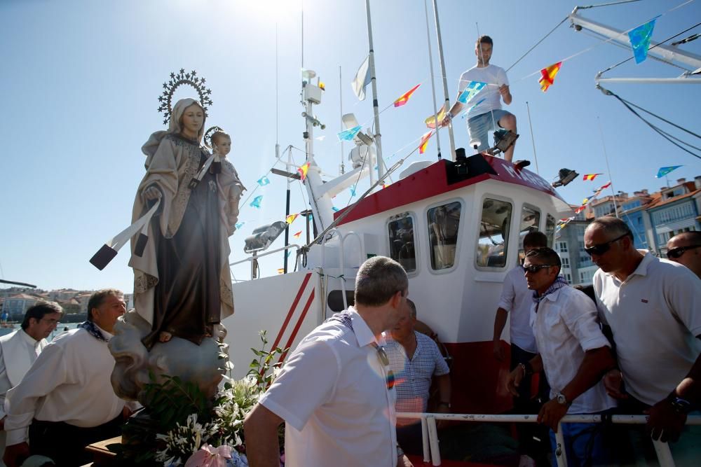 Misa y procesión del Carmen en Luanco