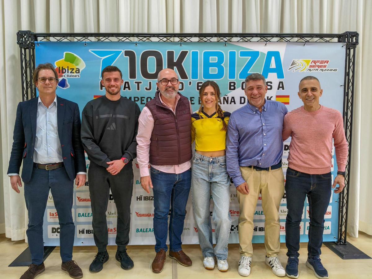 Salvador Llosa, junto a Vicent Roig, Xicu Ribas y Dani Becerra en la presentación de la 10k