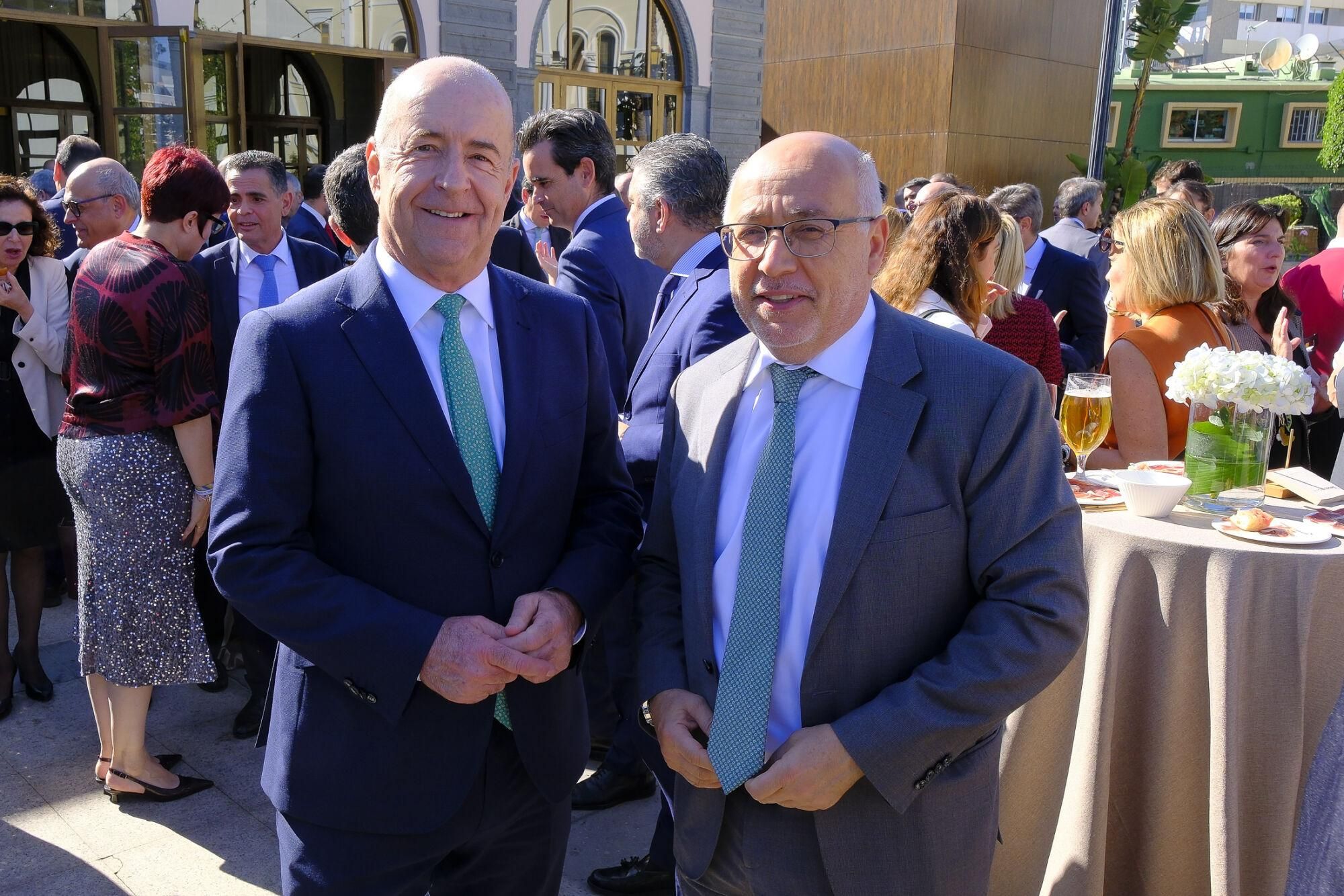 Comida navideña de la Confederación Canaria de Empresarios (CCE) en Las Palmas de Gran Canaria