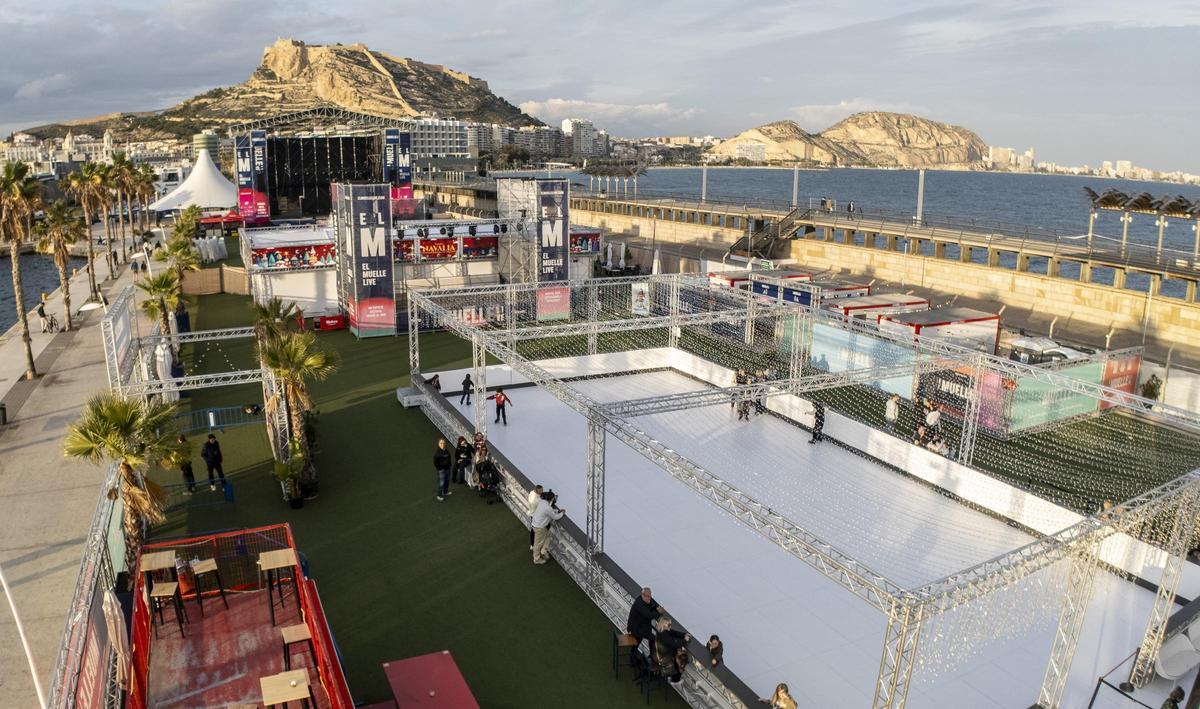 Navalia lleva la Navidad al puerto de Alicante