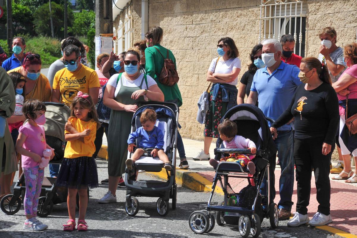 Vecinos catoirenses reclamando el servicio de pediatría, en junio de 2020.