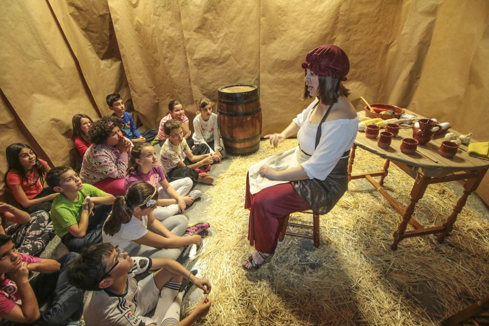 Los personajes de El Quijote pasean por el colegio de Hurchillo