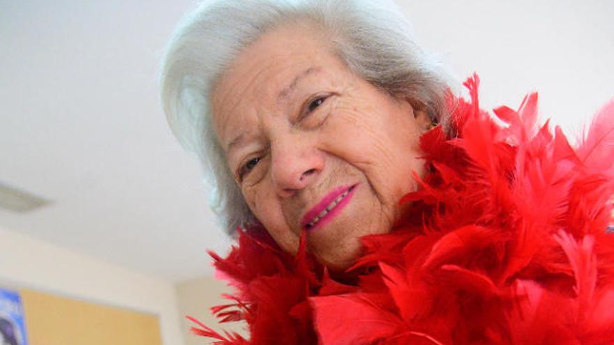 La diseñadora Carmen Hernández Gil el día de su homenaje en la residencia El Pino.