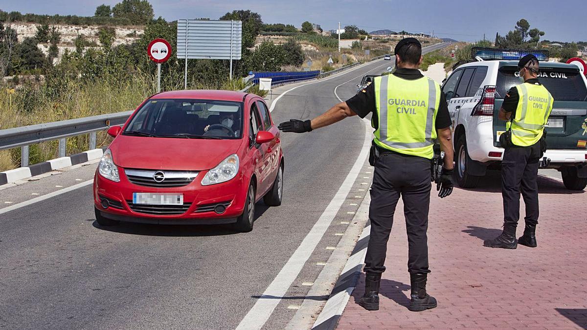 Sanidad aplicará más restricciones en varios municipios con brotes importantes