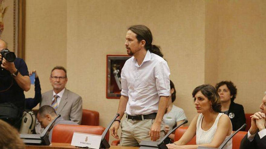 Pablo Iglesias pone en un brete al Congreso al prometer la Constitución &quot;hasta que los ciudadanos la cambien&quot;