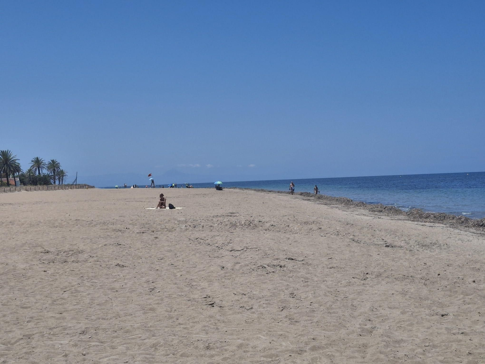 Insólito: playas vacías en Dénia (imágenes)