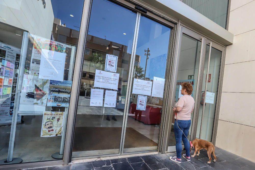 El recinto podría reabrir en unos días tras subsanar las deficiencias del sistema contra incendios. Cientos de usuarios se ven afectados por la clausura.