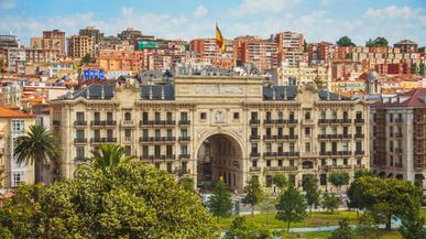 De tapa en tapa: la mejor forma de conocer una de las ciudades más bonitas de España