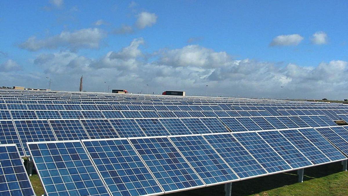 Parque fotovoltaico en la provincia de Zamora. | L. O. Z.