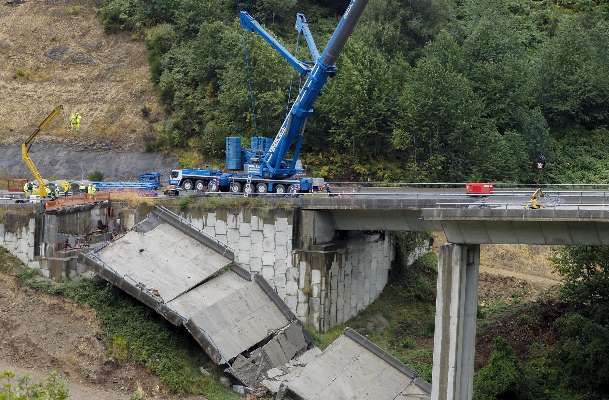 Arrancan los trabajos de desmontaje del viaducto de O Castro de la A-6