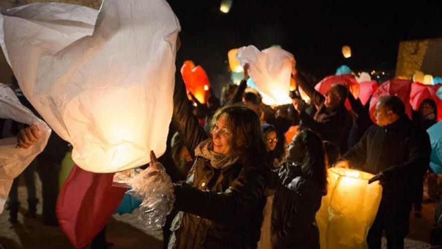 El cielo de Caravaca se llena de deseos para los Reyes Magos