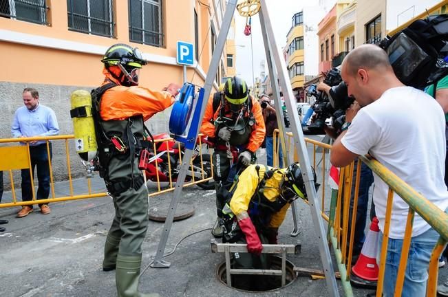 Efectivos de los Bomberos de Las Palmas de Gran ...