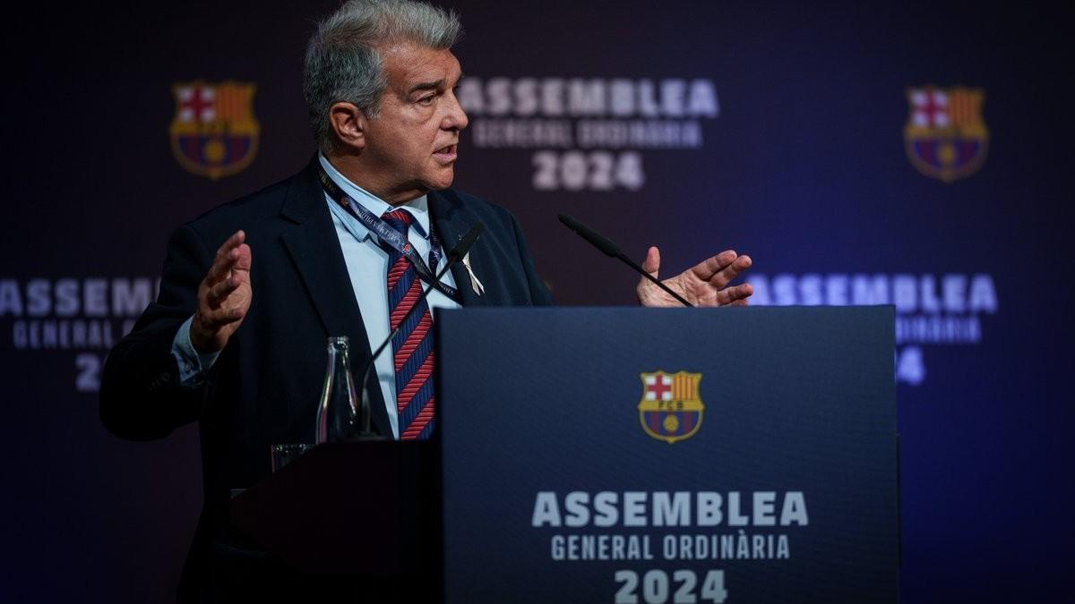Joan Laporta, en su discurso ante la asamblea de compromisarios del Barça en el Auditori 1899 del Camp Nou.