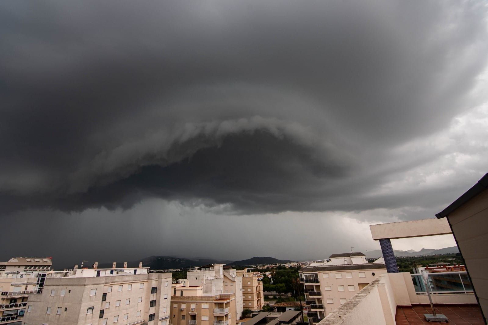 Las tormentas llegan a varios puntos de la C.Valenciana