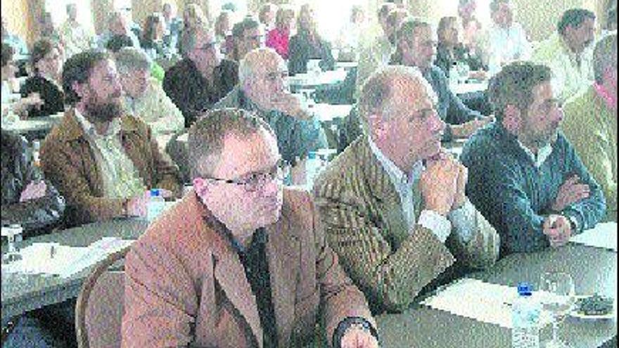 Público asistente a la presentación del plan de desarrollo rural que tuvo lugar ayer en Oviedo.