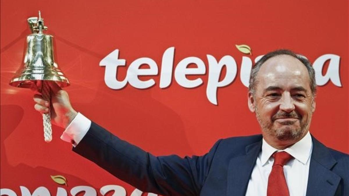 Pablo Juantegui  presidente de Telepizza  compania que se ha estrenado hoy en la Bolsa de Madrid  durante el tradicional toque de campana que da la bienvenida a la empresa al parque madrileno
