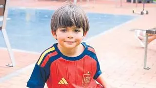 Otra generación con estrella: los parques asturianos se llenan de niños con las camisetas de España tras el triunfo de la selección