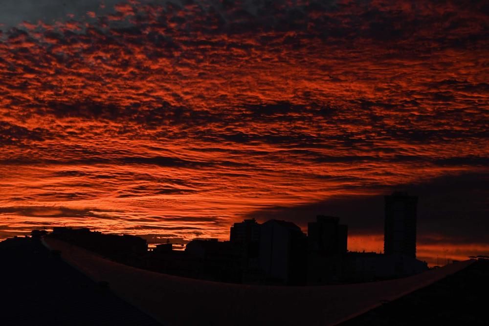 Así se ven los cielos de A Coruña en el amanecer