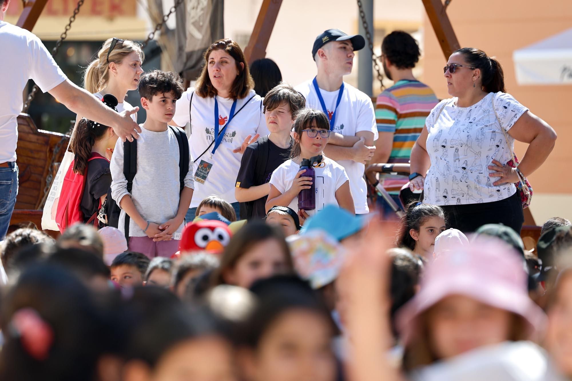 Los escolares de Ibiza visitan la feria Eivissa Medieval