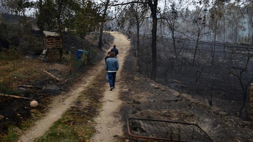 Incendio de Ponte Caldelas en 2017. // G. Santos