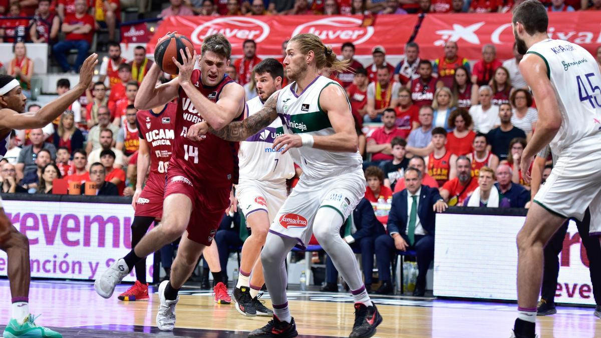 Osetkowski volvió a ser el mejor del partido.