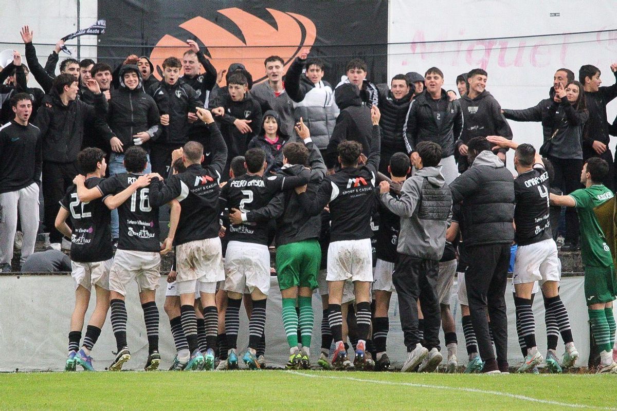 El Lealtad celebra su clasificación para disputar el play-off de ascenso a Segunda Federación