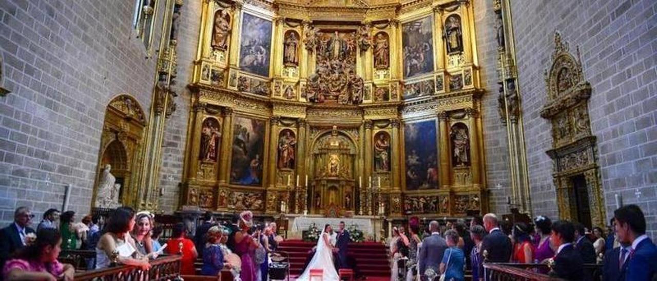 Un nieto de Ruiz-Mateos se casa con una placentina, este sábado en la catedral.