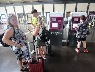 Más de 8.000 abonos gratuitos de Media Distancia y Cercanías adquiridos en la provincia en una semana