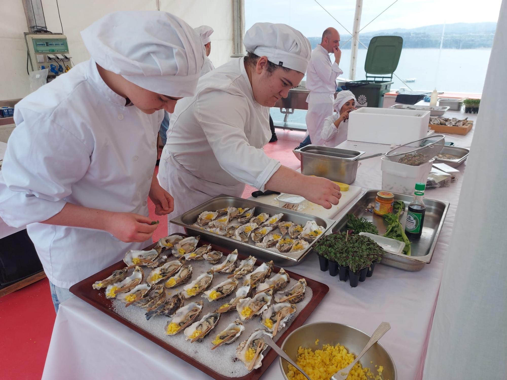 En imágenes: El festival gastronómico "Somos la ostra" llena Castropol