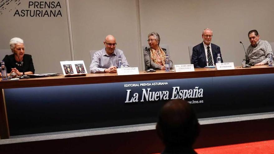 De izquierda a derecha, Isolina Cueli, Mariano Martín, Margarita Fernández, Glyn Hambrook y Francisco Arellano.