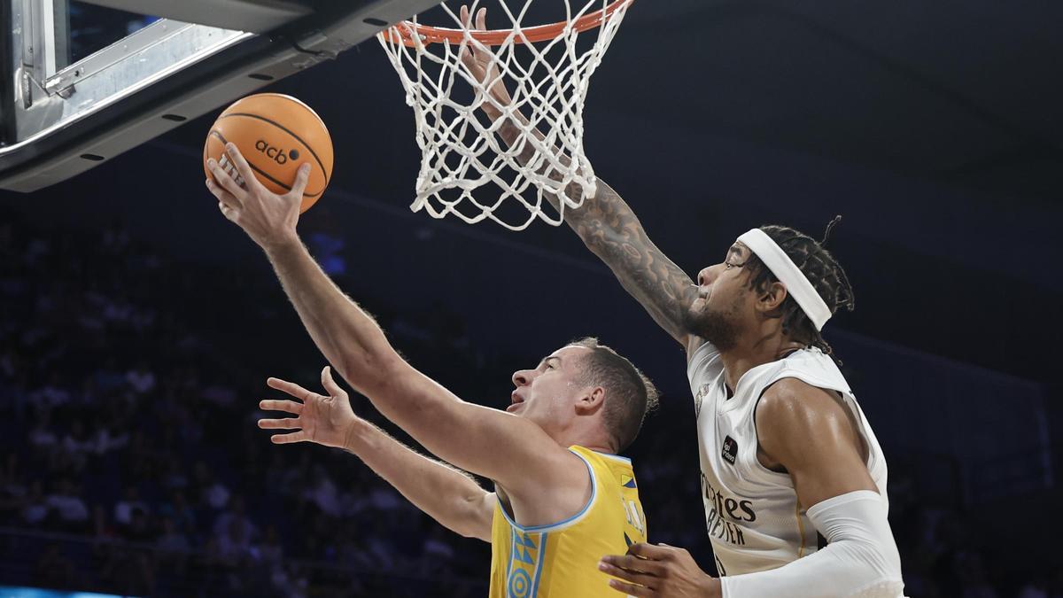 El Real Madrid supera al Gran Canaria.