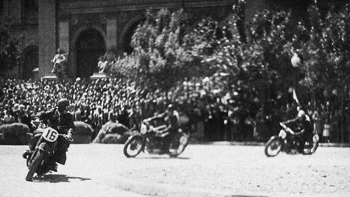 La primera 'carrera de motos de velocidad' de Zaragoza. 1948