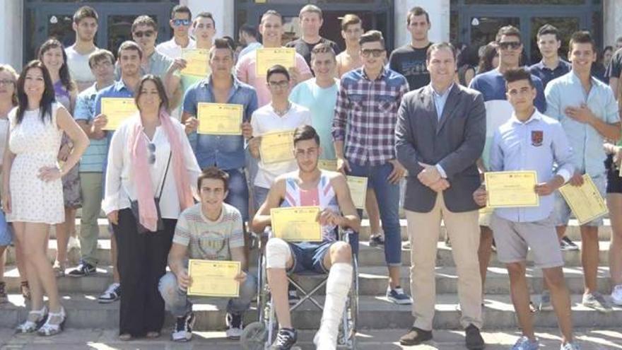 Clausura de los cursos de hostelería y jardinería en Sagunt