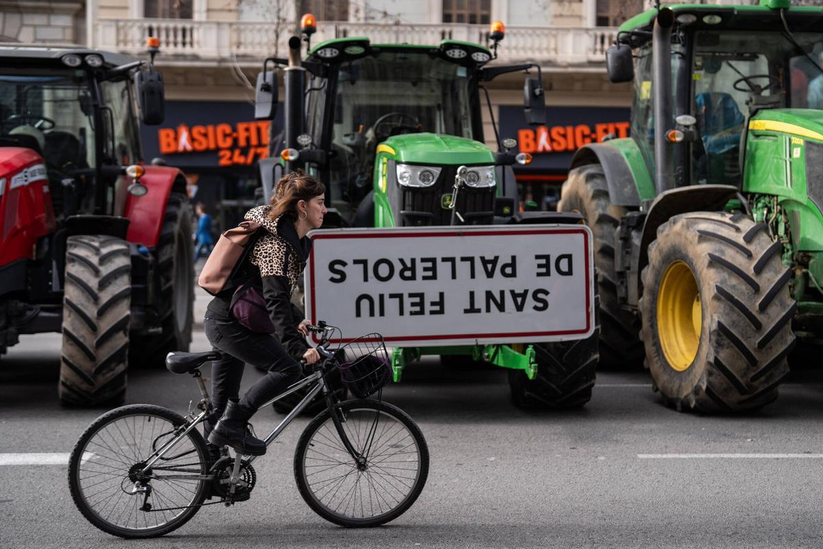 Tractorada en el centro de Barcelona, este viernes.