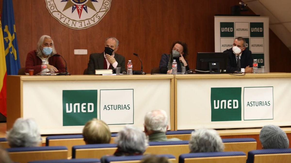 Charla sobre antropología en la UNED | JUAN PLAZA