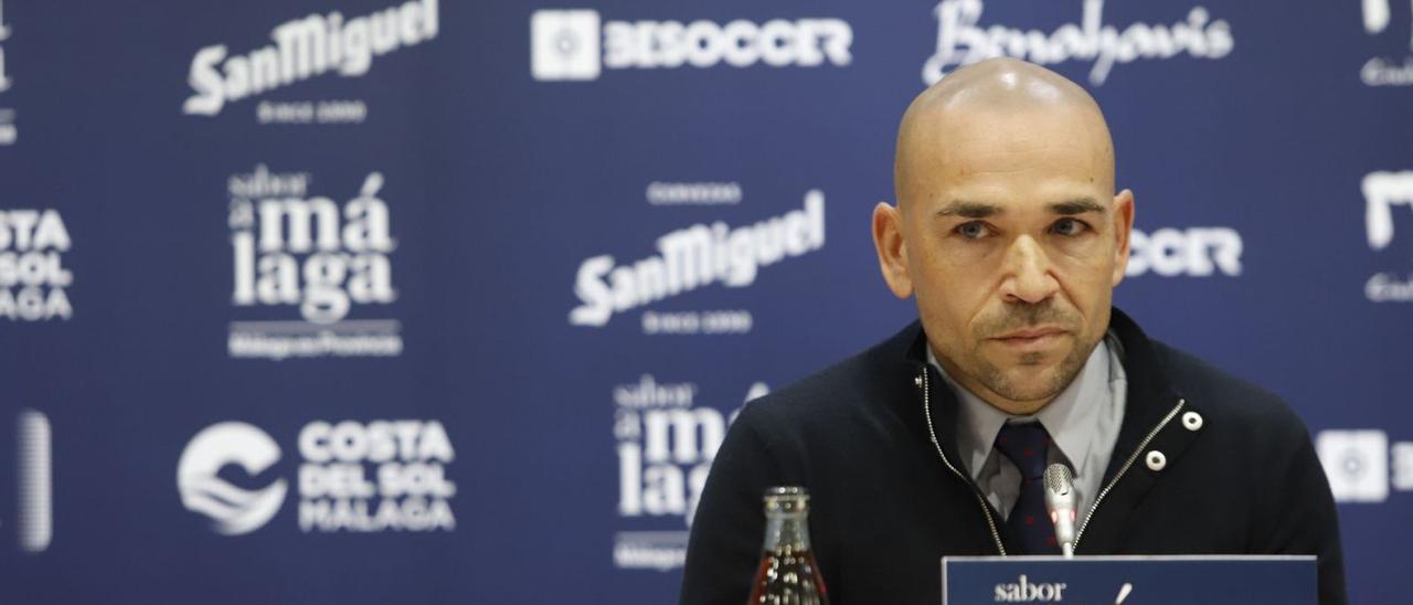 Manolo Gaspar, director deportivo del Málaga CF, en la sala de prensa de La Rosaleda. | ÁLEX ZEA