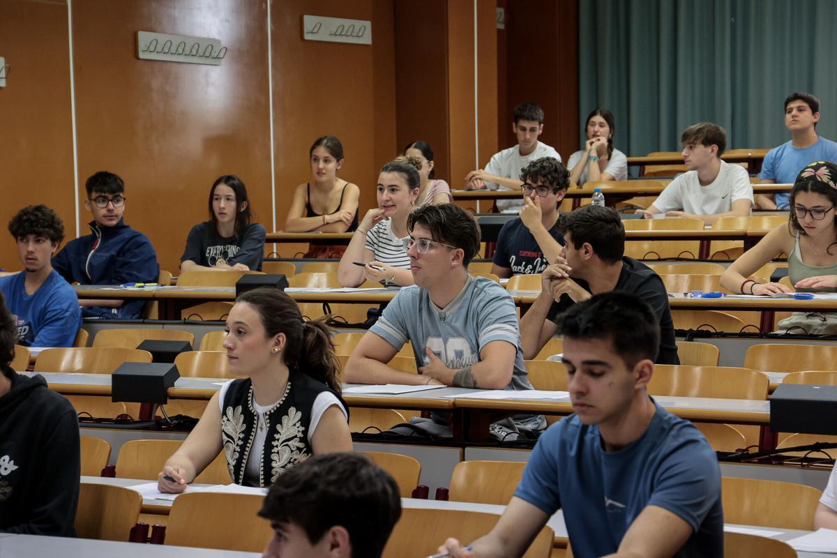 ALICANTE PRUEBAS ACCESO UNIVERSIDAD PAU AULARIO 2 UA SELECTIVIDAD