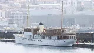 Dos maravillas de la ingeniería naval con 94 años de diferencia coinciden en Vigo