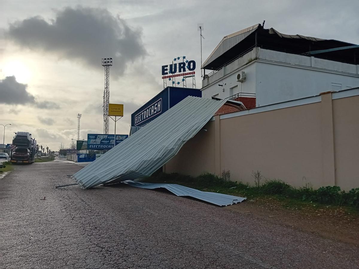 Desperfectos causados por el temporal en la zona industrial de Zafra.