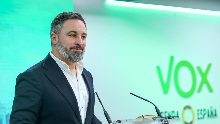 Abascal acelera su blindaje al frente de Vox ante un ciclo electoral complicado y el auge del malestar interno